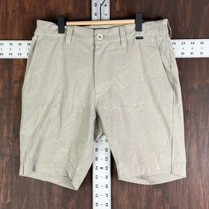 Travis Mathew Shorts Sand Harbour Flat Front Performance Golf Beige Men's 30 EUC